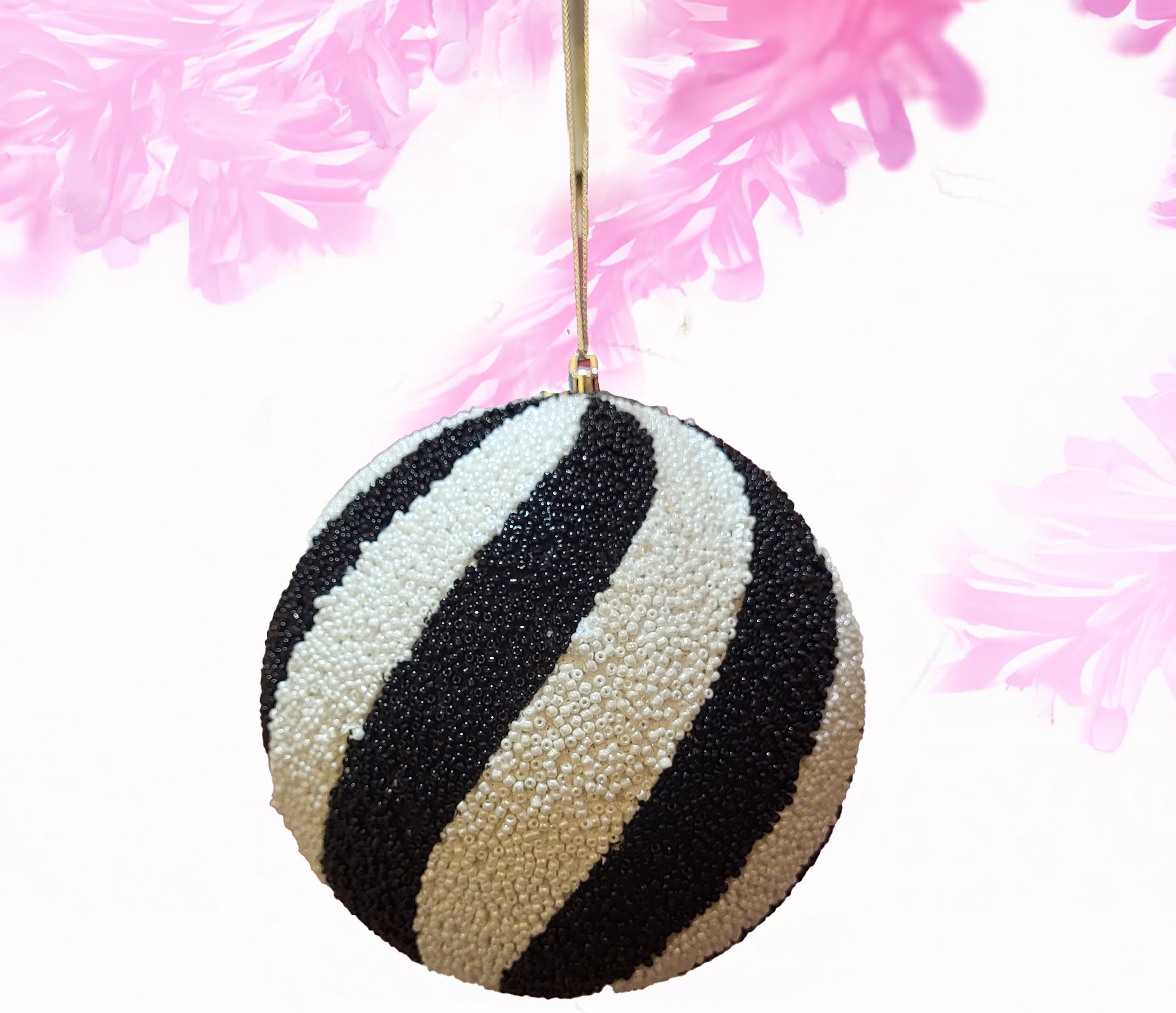 Beaded ball-diagonal-stripes medium - black and white